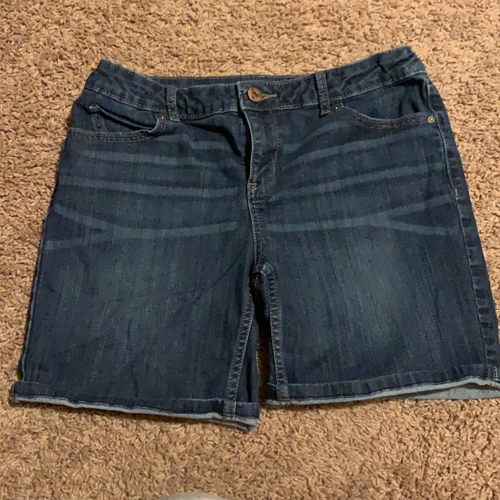 Simply Vera Women’s Jean Shorts Size 6